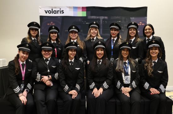 IT-ANÁLISIS: Volaris distingue a capitanas y oficiales que fortalecen la aviación